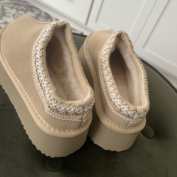 Women’s Platform Ankle Boots - Picture 3 of 5